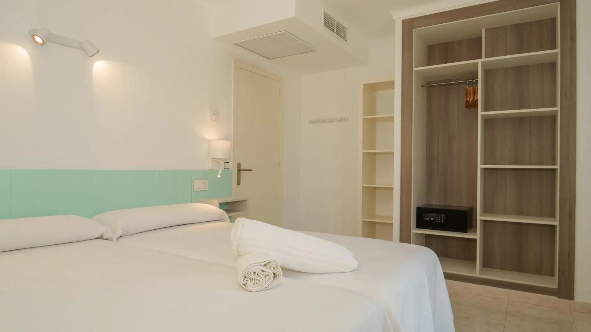 קולוניה סנט ג'ורדי Apartaments Andreas 0*, קולוניה סנט ג'ורדי